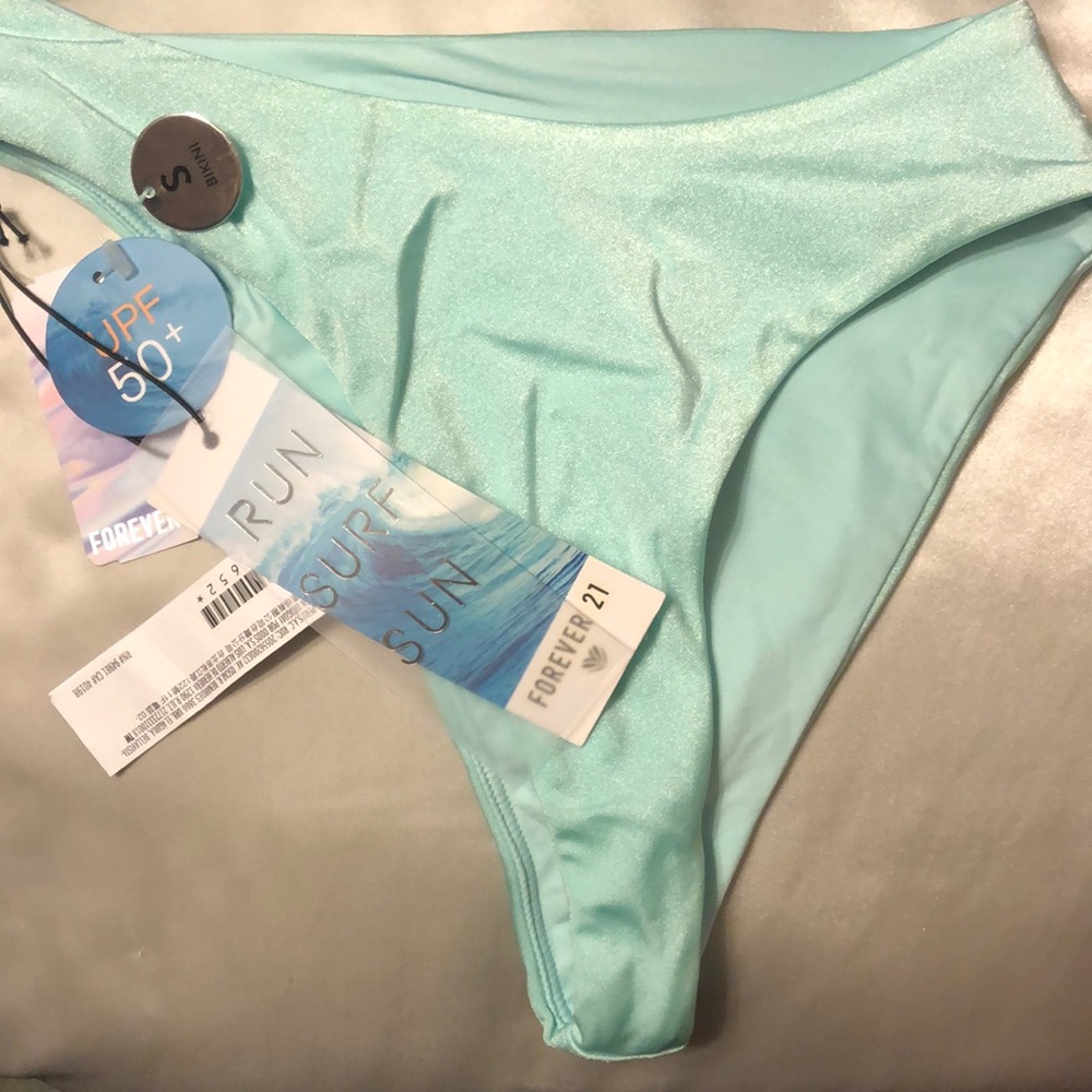 Forever 21 bikini top and bottom(never worn)